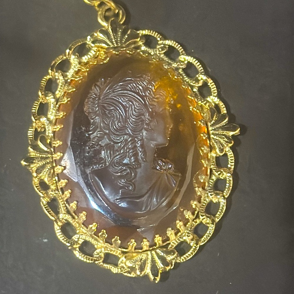 🛑🛑SOLD - Whiting & Davis Vintage Cameo Necklace - Picture 4 of 17